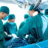 Bệnh viện Nhi Hà Nội cấy điện cực ốc tai thành công, mở cơ hội nghe cho trẻ điếc bẩm sinh