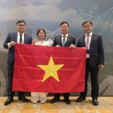 Rạng rỡ ngày trở về của nữ sinh giành Huy chương Vàng Olympic Vật lí quốc tế 2026