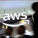 Lãnh đạo cao cấp mảng điện toán đám mây của Amazon rời công ty sau 18 năm