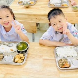 Chính sách mới về bữa ăn bán trú tại Hà Nội: Nâng mức hỗ trợ, hướng tới chất lượng bữa ăn học đường