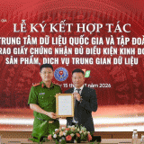 FPT được Bộ Công An trao Giấy chứng nhận đủ điều kiện kinh doanh sản phẩm, dịch vụ trung gian dữ liệu