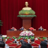 Các quyết sách được Trung ương thông qua phải tạo ra 4 bước chuyển chiến lược