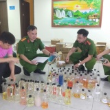 Triệt xóa các đường dây chuyên sản xuất, mua bán các sản phẩm nước hoa giả mạo nhãn hiệu