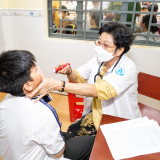 Cần Thơ: Hỗ trợ y tế và quà tặng cho thiếu nhi xã Phú Hữu nhân tháng Tri ân