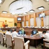 Thể chế hóa chủ trương của Đảng về phát triển Thành phố Hồ Chí Minh và các đô thị động lực