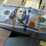 Giá USD tự do chạm đáy, tỷ giá ngân hàng duy trì đà giảm