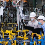 PMI tháng 7 đạt 52,9 điểm nhờ đơn hàng tăng và lạm phát giảm