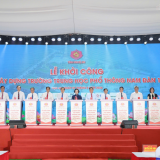 Khởi công Trường THPT Nam Đàn 1, Phó Thủ tướng Phạm Thị Thanh Trà kỳ vọng môi trường giáo dục chất lượng cao, nhân văn