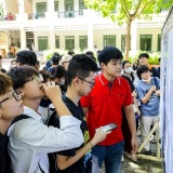 Điểm chuẩn đại học 2026: Hàng loạt ngành lập đỉnh, AI chạm mức tuyệt đối