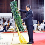 Chủ tịch Quốc hội Trần Thanh Mẫn viếng Chủ tịch Quốc hội Lào Saysomphone Phomvihane