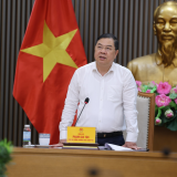 Phó Thủ tướng Thường trực Phạm Gia Túc: Ưu tiên thu gom, vận chuyển rác thải khi thí điểm xe ba bánh điện