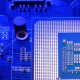 Nghị Sĩ cộng hòa hàng đầu thúc giục Mỹ ngăn chặn mọi chip tiên tiến tới tay các công ty Trung Quốc bị trừng phạt