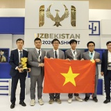 Lần đầu tiên trong lịch sử, nam sinh Việt giành cú đúp Vàng Olympic Tin học và AI quốc tế