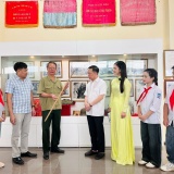 Hòa Xá kể chuyện lịch sử quê hương qua “Chiếc gậy Trường Sơn”