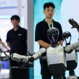 Các nhà sản xuất robot Trung Quốc dồn về triển lãm ở Bắc Kinh, tìm kiếm con đường thương mại hóa hàng loạt