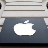 Apple thay đổi mức phí áp dụng cho các cửa hàng ứng dụng thay thế tại EU