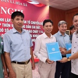 Hòa Xá kiện toàn Tổ chuyển đổi số cộng đồng, đưa tiện ích số đến từng người dân