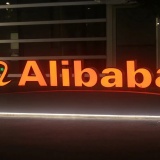 Cổ phiếu Alibaba lao dốc sau khi công bố đợt phát hành cổ phiếu trị giá 10,2 tỷ USD để thúc đẩy phát triển AI
