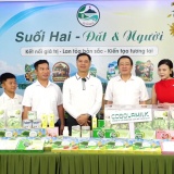 Suối Hai đưa sản phẩm địa phương lên không gian số, livestream thu hút hơn 33.000 lượt xem