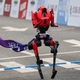 Robot hình người Trung Quốc phá kỷ lục thế giới 100m của Usain Bolt tại Đại hội Bắc Kinh