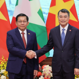 Thủ tướng Lê Minh Hưng hội kiến Tổng thống Myanmar Min Aung Hlaing