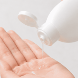 Hà Nội: Đình chỉ lưu hành và thu hồi 2 lô sản phẩm Dung dịch vệ sinh phụ nữ Rolux AF gi