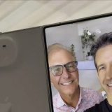 Nhiều người nghĩ Apple sẽ “chạy theo quán tính” dưới thời tân CEO, nhưng iPhone Duo chứng minh điều ngược lại 