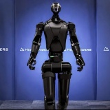 Nhật Bản nghiên cứu đưa robot hình người trang bị AI vào quốc phòng