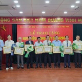 111 đảng viên thuộc Đảng bộ Liên hiệp Hội Việt Nam được trao tặng Huy hiệu đảng