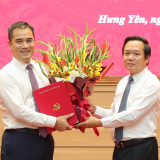 PGS - TS Phạm Bảo Sơn được bầu giữ chức Phó Chủ tịch UBND tỉnh Hưng Yên với 100% phiếu tán thành