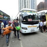 Phí phát sinh khi đặt vé trực tuyến, người mua khó biết trước tổng tiền