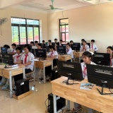 Chuyển đổi số mở thêm “cánh cửa” tri thức cho học sinh vùng cao