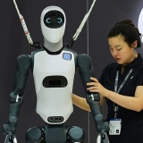 Robot hình người: Trung Quốc chế tạo, nhưng Đức có thể cung cấp khớp nối và bàn tay
