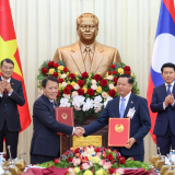 Việt Nam, Lào trao đổi 11 văn kiện hợp tác quan trọng