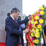 Thủ tướng Lê Minh Hưng đặt vòng hoa tại Đài Độc lập, Đài tưởng niệm cố Quốc vương Norodom Sihanouk, Đài Hữu nghị Campuchia-Việt Nam