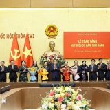 Chủ tịch Quốc hội Trần Thanh Mẫn dự Lễ trao tặng Huy hiệu 35 năm tuổi Đảng