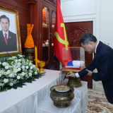 Thủ tướng Lê Minh Hưng thăm gia đình Cố Chủ tịch Quốc hội Lào Saysomphone Phomvihane