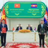Việt Nam, Campuchia trao đổi nhiều văn kiện hợp tác quan trọng