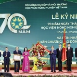 Chủ tịch Quốc hội Trần Thanh Mẫn: Đưa tri thức từ giảng đường đến đồng ruộng