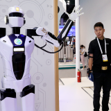 IMF xem AI là “cơn sóng thần” đối với việc làm, WB kêu gọi biện pháp hỗ trợ