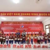 Hành trình sẻ chia, tri ân trên miền đất lửa Quảng Trị