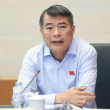 Thủ tướng: Thuốc, thiết bị y tế bị đội giá cao gây thiệt hại lớn cho cả người bệnh và Nhà nước