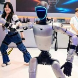 Công ty Trung Quốc phát triển hệ thống AI giúp robot hình người tự cải thiện năng lực
