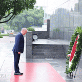 Chùm ảnh: Thủ tướng Ba Lan Donald Tusk viếng Chủ tịch Hồ Chí Minh