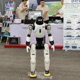 Khi robot làm việc nặng, con người tạo ra giá trị lớn hơn