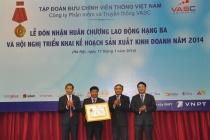 VASC đón nhận Huân chương Lao động hạng Ba 