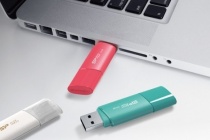 Bút nhớ USB 2.0 Ultima U06 và USB 3.0 Blaze B06