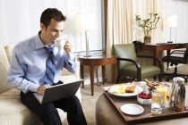 Cẩn trọng khi sử dụng WiFi miễn phí của khách sạn