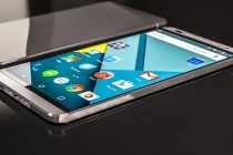 Điện thoại Google Nexus mới có thể đặt vừa trong túi áo
