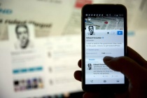 "Kẻ phản bội" nước Mỹ mở tài khoản Twitter
